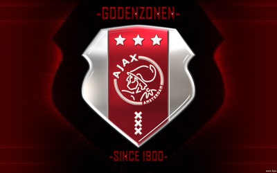 浩瀚电竞-内马尔与裁判互相理解